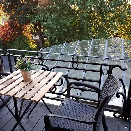 Le Manoir De La Mantille Bed & Breakfast