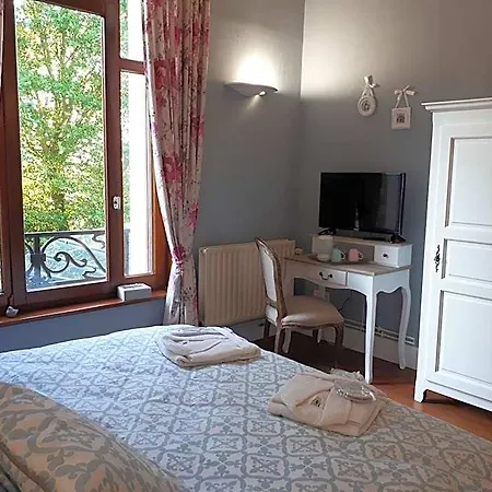 Le Manoir De La Mantille B&B 4*
