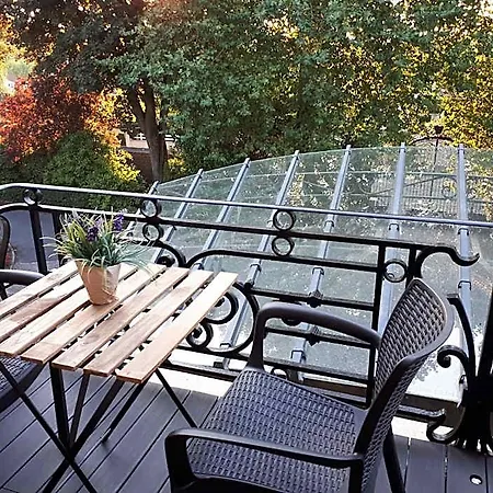 Le Manoir De La Mantille B&B