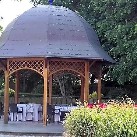 Le Manoir De La Mantille B&B 4*